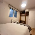 Estilo Y Comodidad Junto Al Hospital Y Bus Apartmán